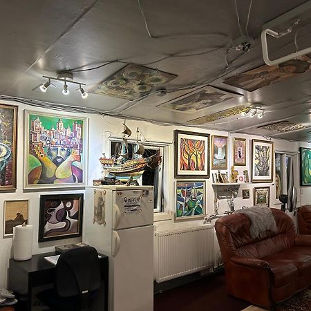 Brimarsbru Sleep Inn-Art Gallery Njarthvik المظهر الخارجي الصورة