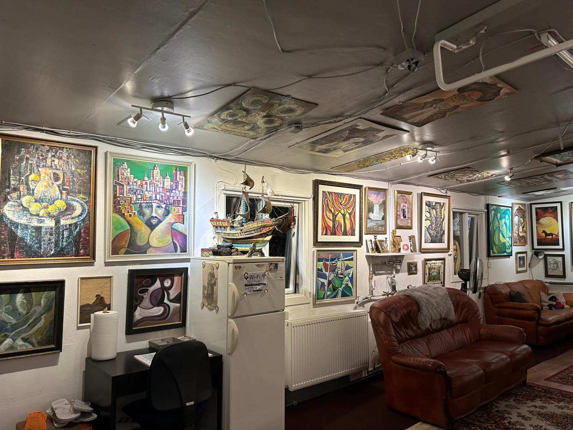 Brimarsbru Sleep Inn-Art Gallery Njarthvik المظهر الخارجي الصورة
